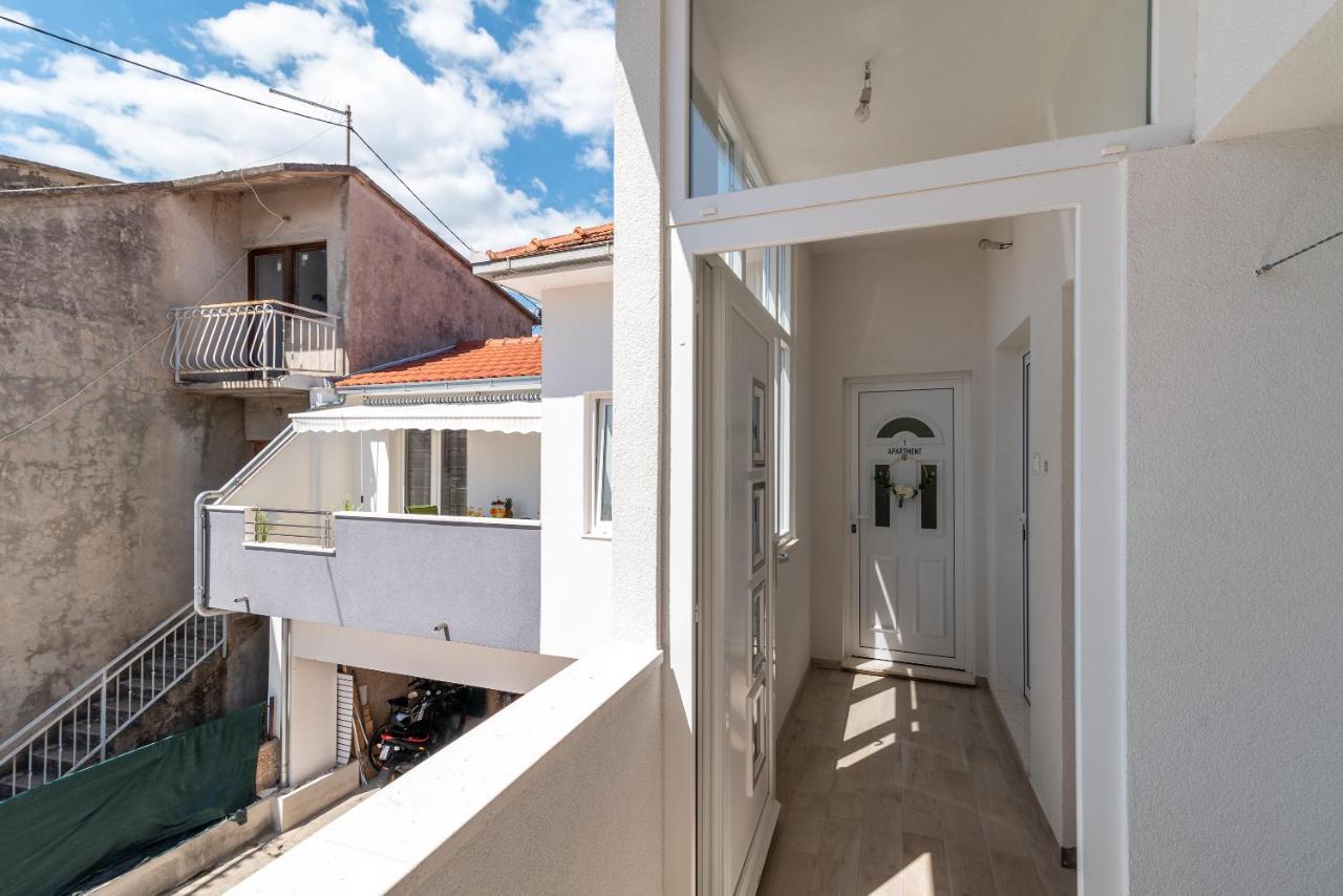 Apartment Roko Trogir Exterior photo