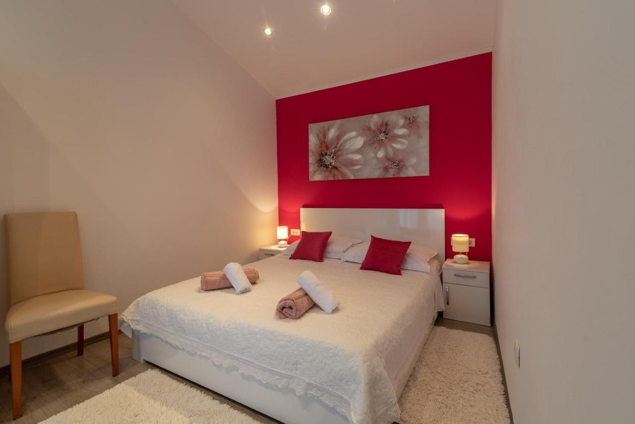 Apartment Roko Trogir Exterior photo