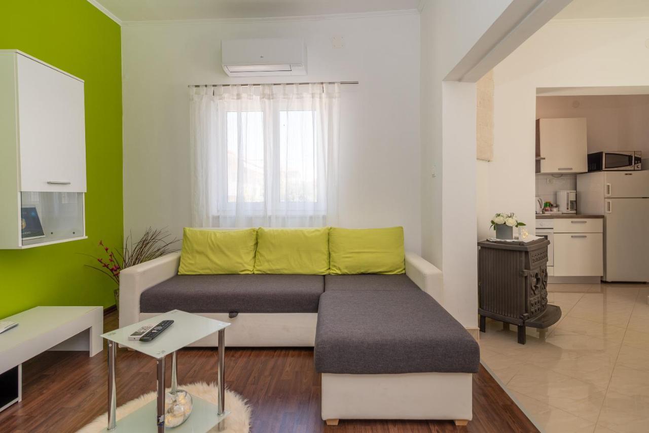 Apartment Roko Trogir Exterior photo