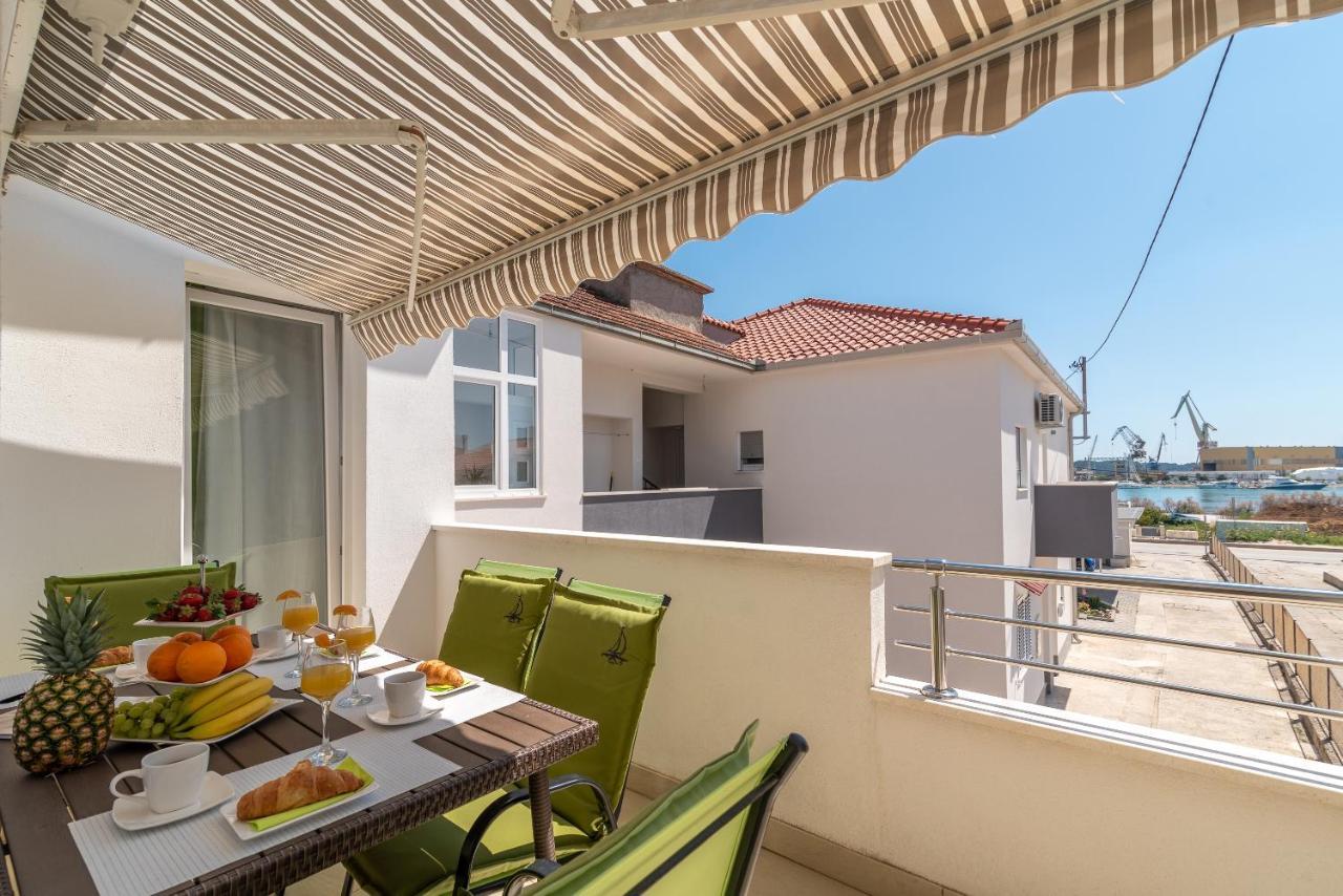Apartment Roko Trogir Exterior photo