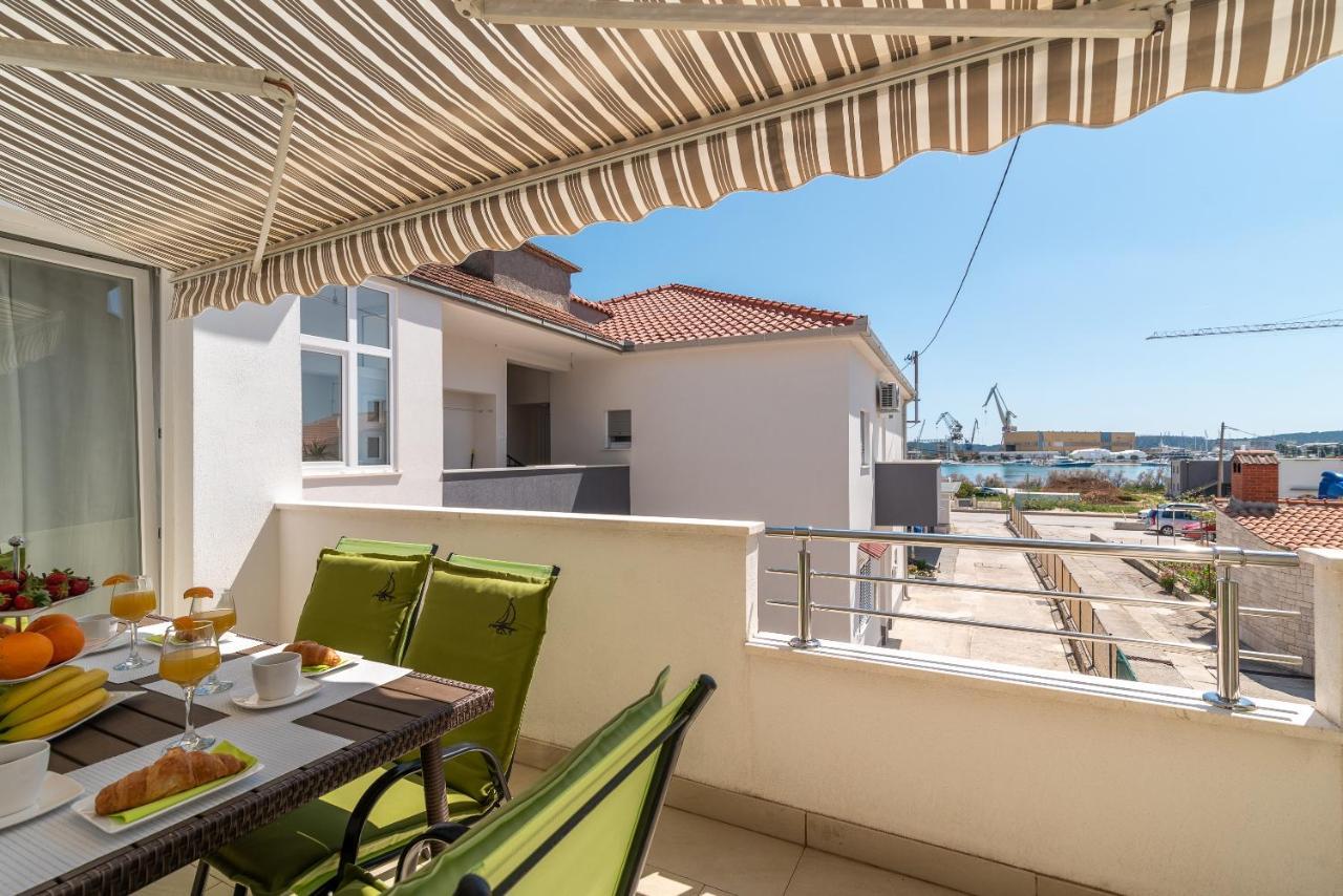 Apartment Roko Trogir Exterior photo
